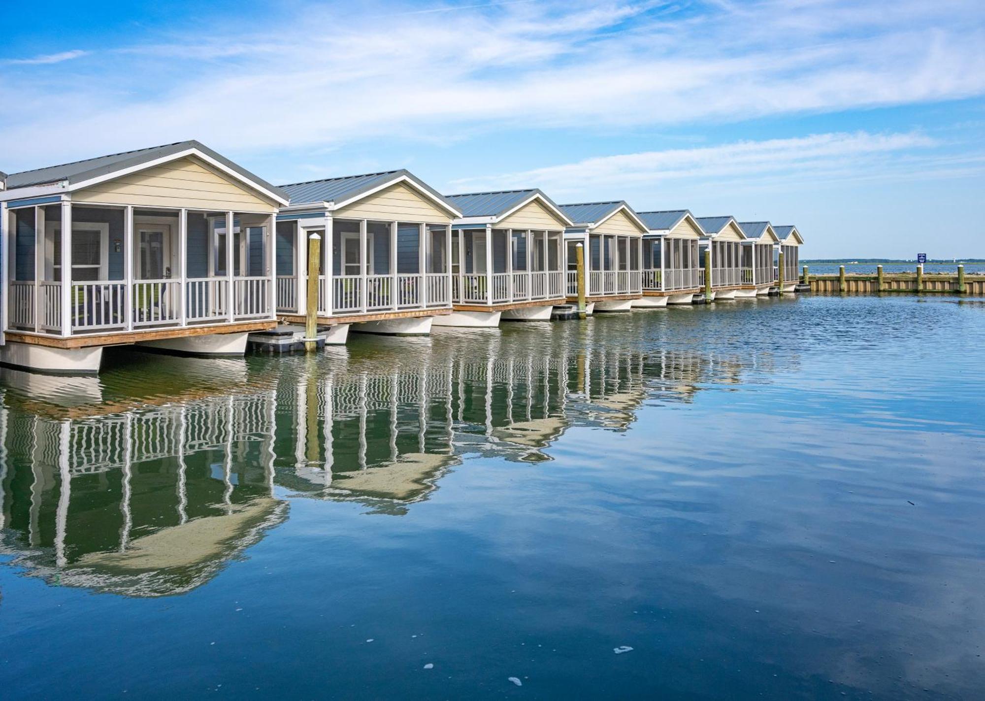 Blufin Bungalows & Marina Чинкотиг Екстериор снимка